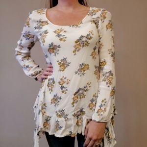 Last chance! Closet Closing! Entro floral top long sleeve white size small